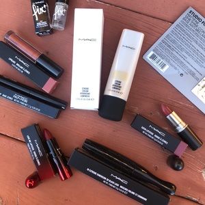 ✨$210 WORTH IF MAC MAKEUP✨